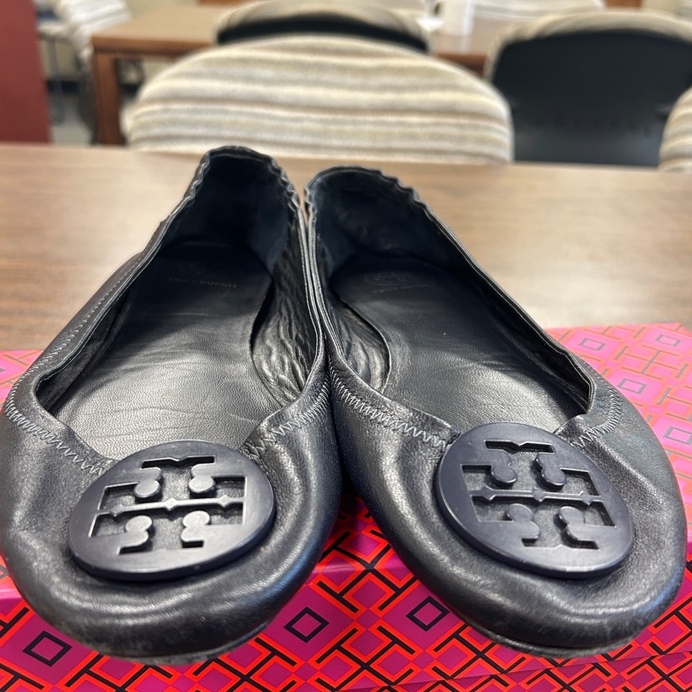 Tory Burch Minnie Flats in Navy
